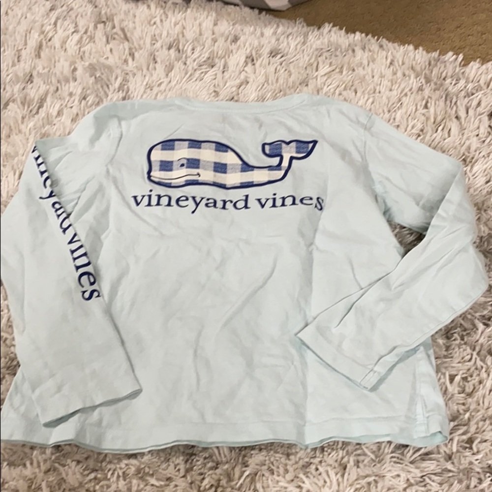 ✨2 for $25✨Vineyard Vines tee